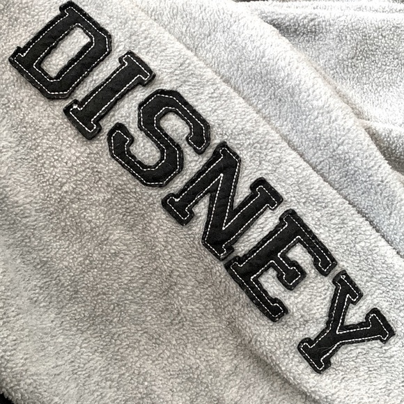 Disney Hoodie w/front pocket - Picture 3 of 7